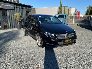 Classe B 1.6 180 120 SENSATION 7G-DCT BVA / ENTRETIENS MERCEDES / CAM 2017 occasion 17000 La Rochelle