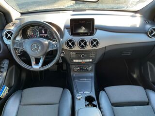 Classe B 1.6 180 120 SENSATION 7G-DCT BVA / ENTRETIENS MERCEDES / CAM 2017 occasion 17000 La Rochelle