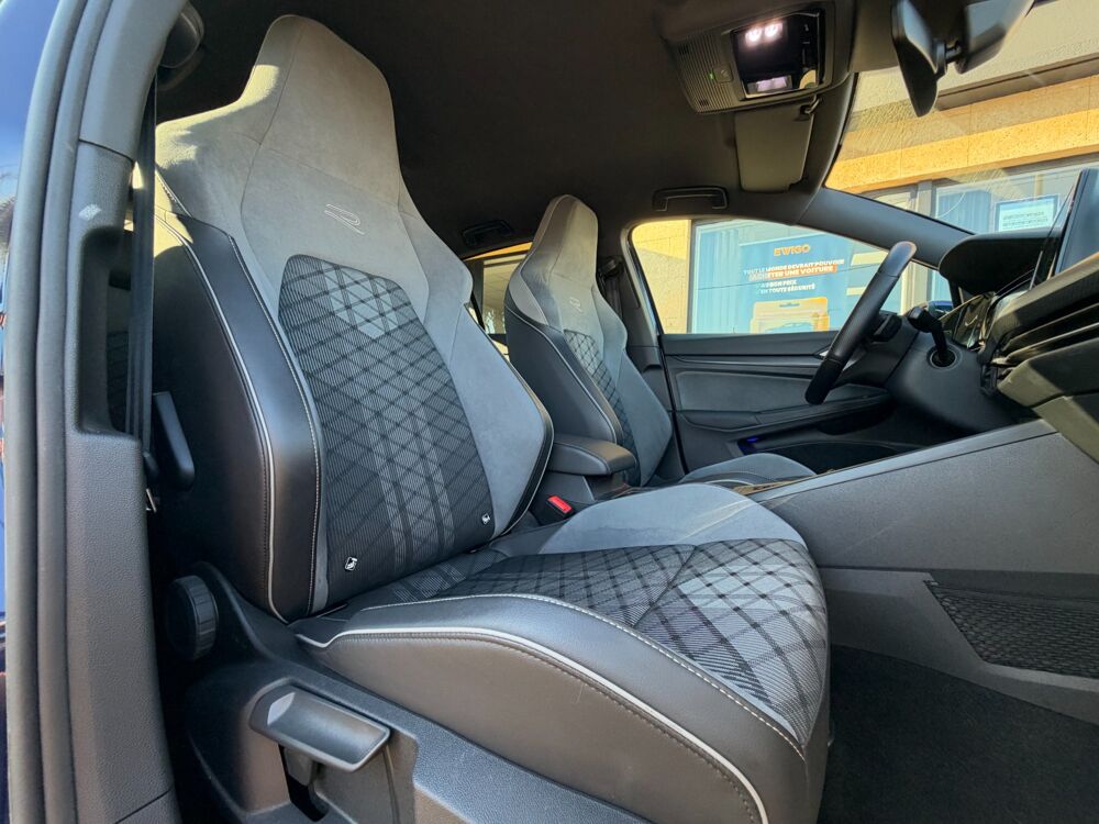 Golf 2.0 TDI 150ch SCR R-LINE DSG BVA 2021 occasion 13700 Marignane