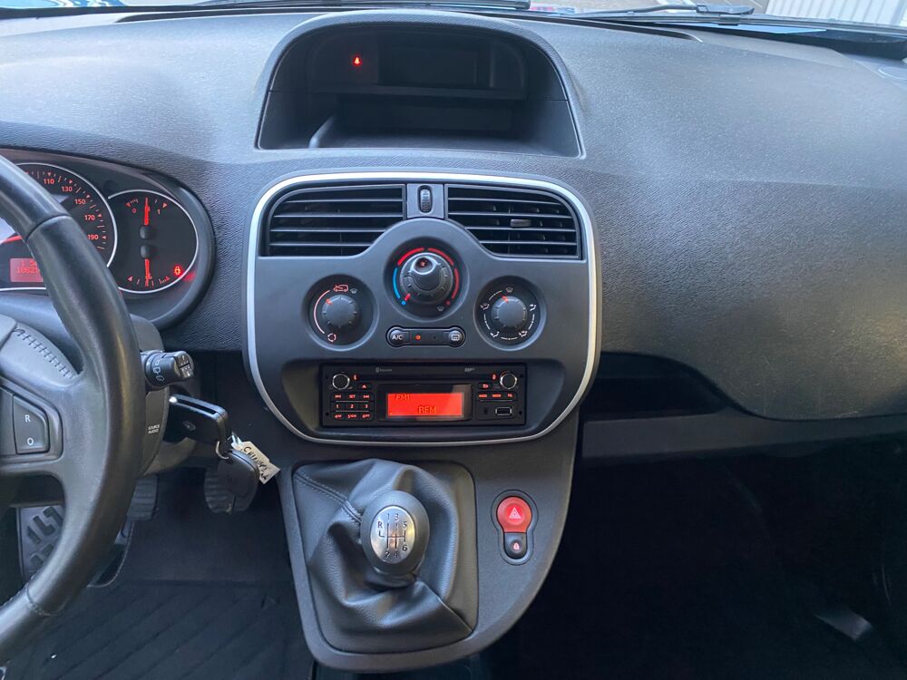 Kangoo ZEN 1,2 TCE 115ch PACK FAMILLE / RADAR DE RECUL / CLIM / MOT 2015 occasion 38420 Le Versoud