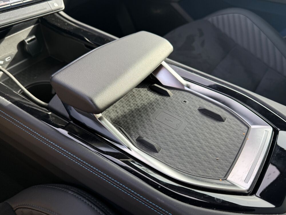 Rafale 1.2 E-TECH 200 CH 130 HYBRID FULL-HYBRID 2KWH ESPRIT ALPINE 2024 occasion 25000 Besan&ccedil;on