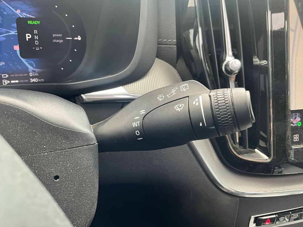 XC60 Black &eacute;dition II T6 253cv+145cv SIEGES CHAUFFANTS AV/AR / RE 2023 occasion 17000 La Rochelle