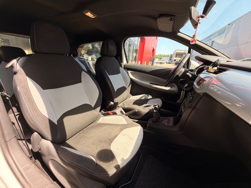 DS3 1.4 HDI 70CH CHIC - ORDINATEUR DE BORD - VITRES ELECTRIQUES 2011 occasion 76150 Saint-Jean-du-Cardonnay