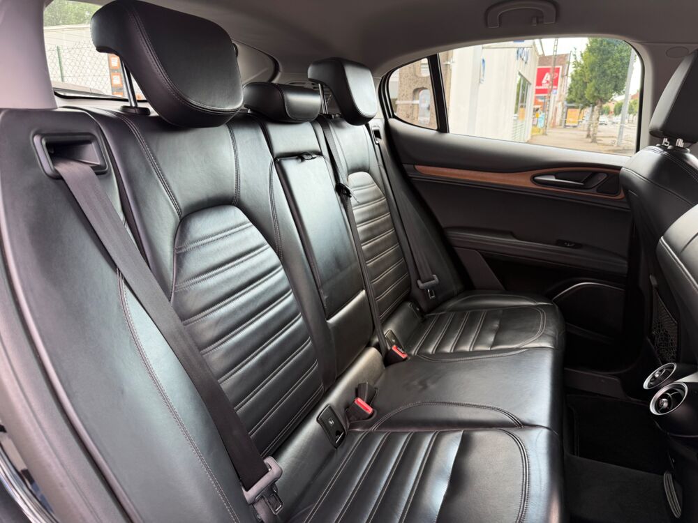 Stelvio 2.2 D 210 CH LUSSO Q4 BVA COURROIE DE DISTRIBUTION OK / CAM&Eacute; 2017 occasion 40000 Mont-de-Marsan