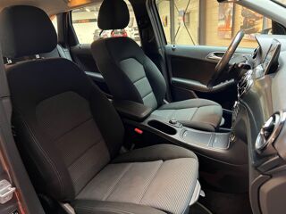 Classe B 1.5 180 CDI 110 INTUITION 7G-DCT BVA / CAM&Eacute;RA DE RECUL / GPS 2017 occasion 33320 Eysines