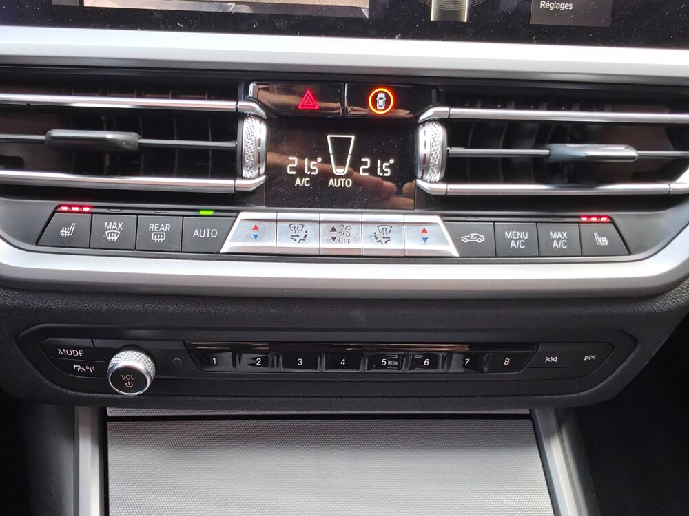 S&eacute;rie 3 TOURING 2.0 318 D 150ch BVA / CAMERA CARPLAY SANS FIL HAYON 2020 occasion 17100 Saintes