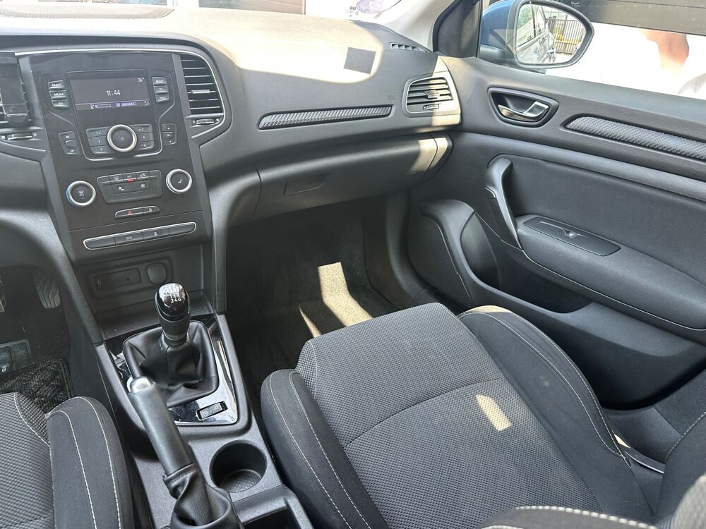 M&eacute;gane 1.2L TCE 100ch / LIFE / 1ERE MAIN / RADAR DE RECUL 2017 occasion 38420 Le Versoud