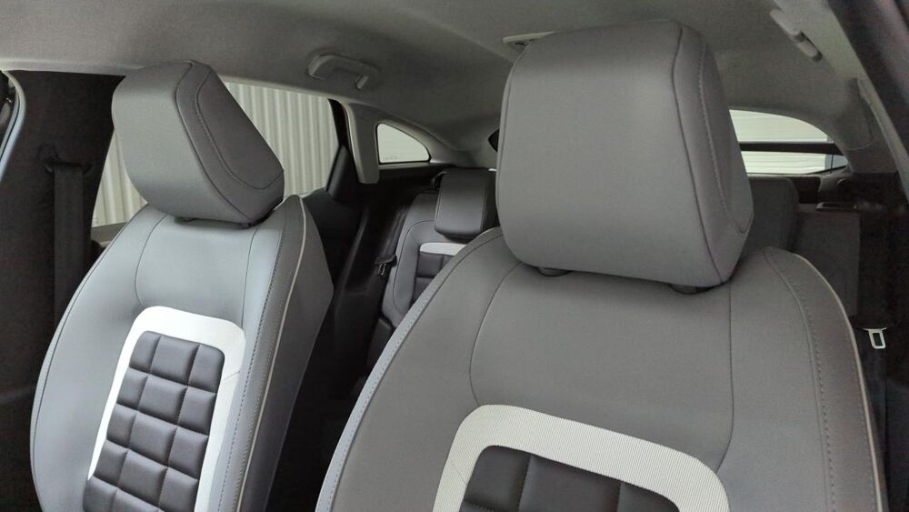 C4 HYBRIDE 145ch MAX APPLE CARPLAY + ADML + CAMERA DE RECUL + 2026 occasion 38420 Le Versoud