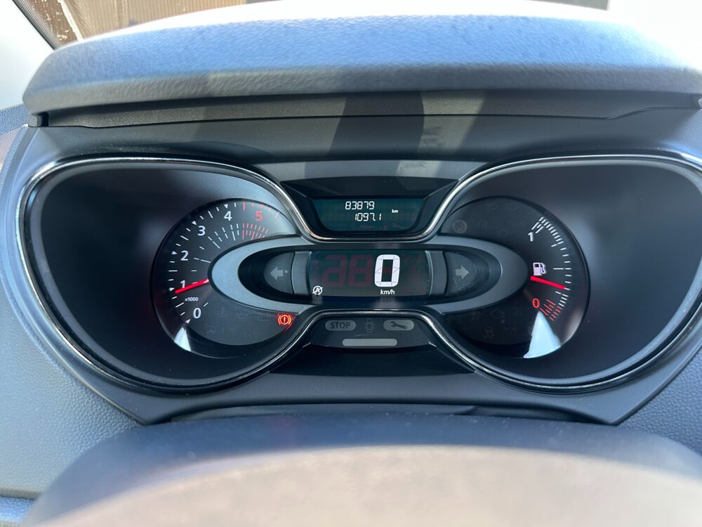 Captur 1.5 DCI 90 CH / BUSINESS / RADAR AR - GPS - REGUL - BLUETOOT 2018 occasion 44220 Cou&euml;ron