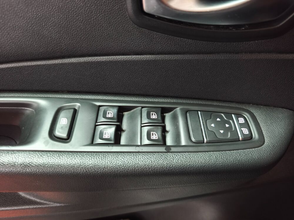 Captur 0.9 TCE 90 BUSINESS PREMIERE MAIN 2020 occasion 60740 Saint-Maximin