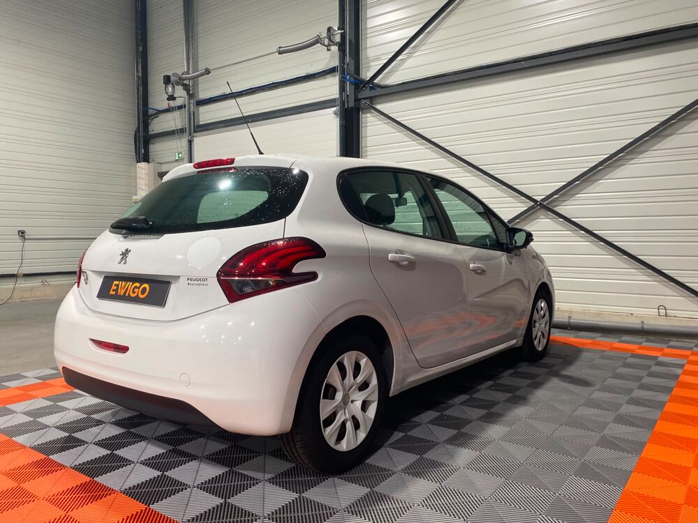 208 PEUGEOT - PHASE I 1.2 70CV LIKE / DISTRIBUTION NEUVE / I 2016 occasion 17430 Tonnay-Charente