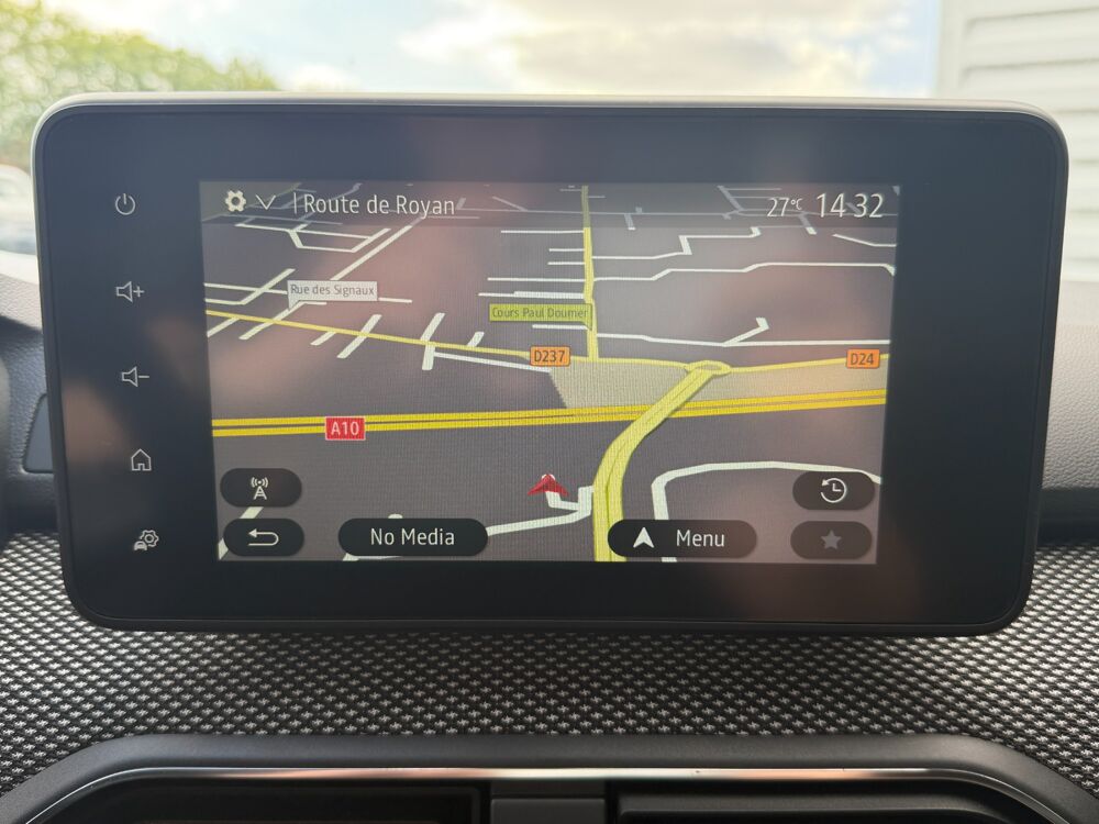 Sandero STEPWAY 1.0 TCE 90ch CONFORT / CARPLAY / CAMERA DE RECUL / A 2023 occasion 17100 Saintes