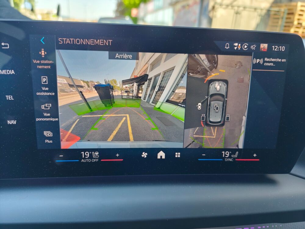 S&eacute;rie 1 2.0L 123I 218cH M-SPORT PRO XDRIVE DKG/ TOIT OUVRANT / HUD / 2025 occasion 74600 Seynod