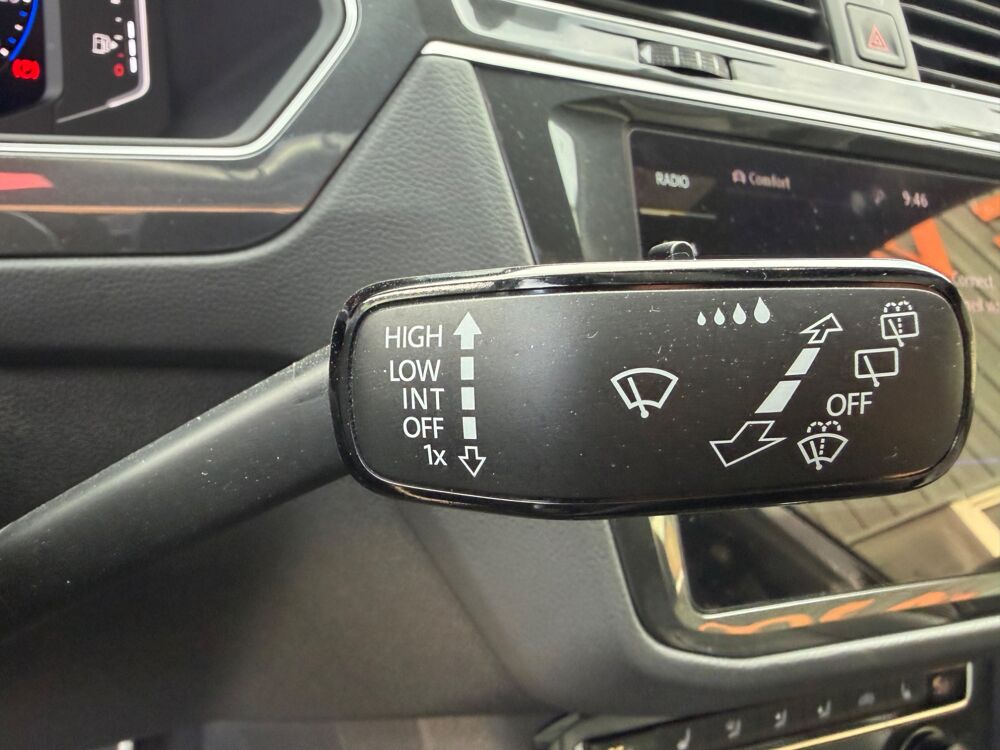 Tiguan BLACK R-LINE 150Ch DSG ORIGINE FR - SUIVI VOLKSWAGEN -TOIT O 2019 occasion 27000 &Eacute;vreux