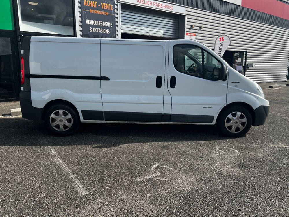 Trafic FOURGON 2.5 DCI 145 CH L2H1 EXTRA BVA / DISTRIBUTION FAITE 2010 occasion 47000 Agen