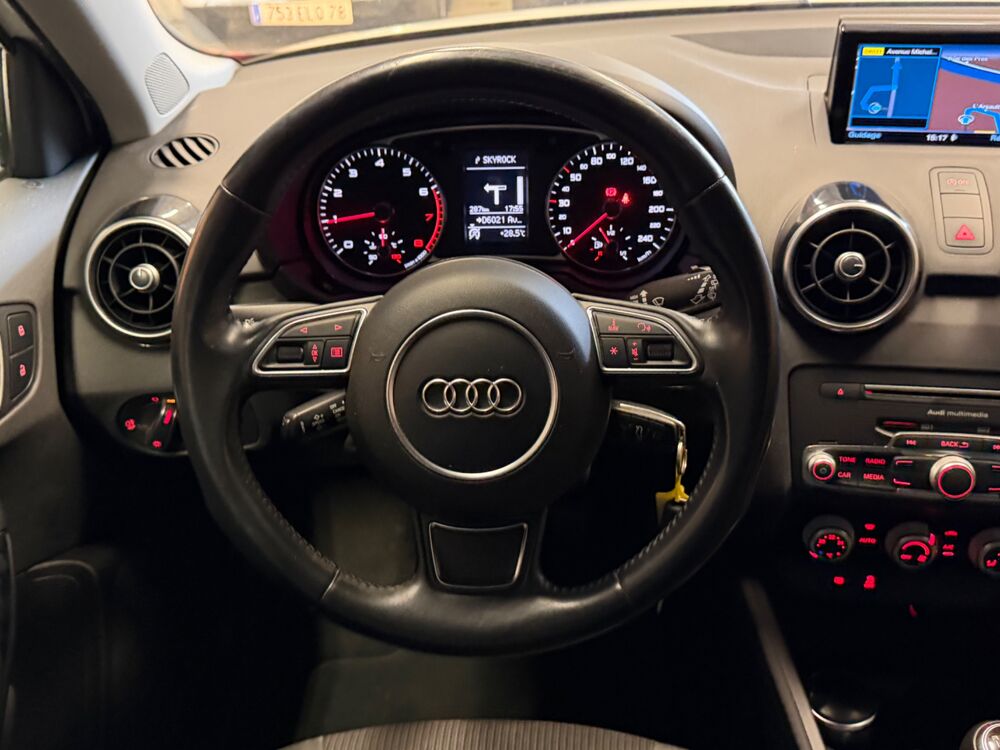A1 SPORTBACK 1.0 TFSI 95 Ch ULTRA AMBIENTE 2016 occasion 24750 Tr&eacute;lissac