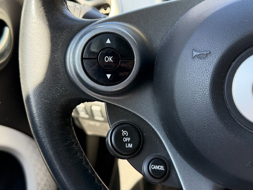 ForFour 90ch PRIME * TOIT PANORAMIQUE*CLIMATISATION 2015 occasion 13009 Marseille