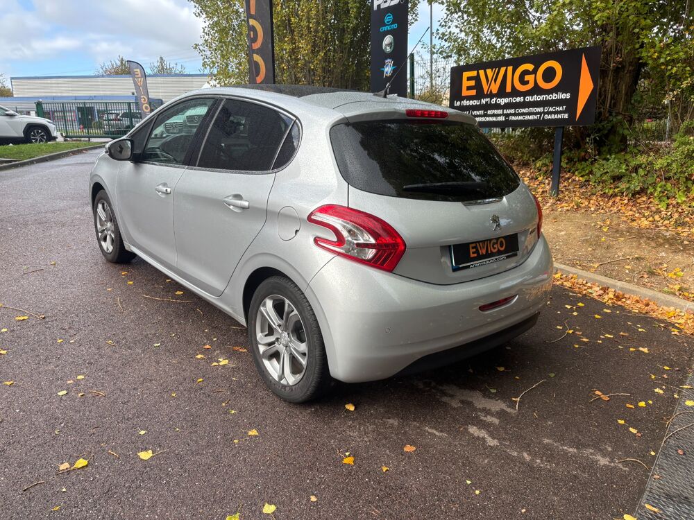 208 GENERATION-I 1.2 VTI 80 ALLURE-TOIT PANORAMIQUE-BLUETOOTH-GP 2014 occasion 76150 Saint-Jean-du-Cardonnay