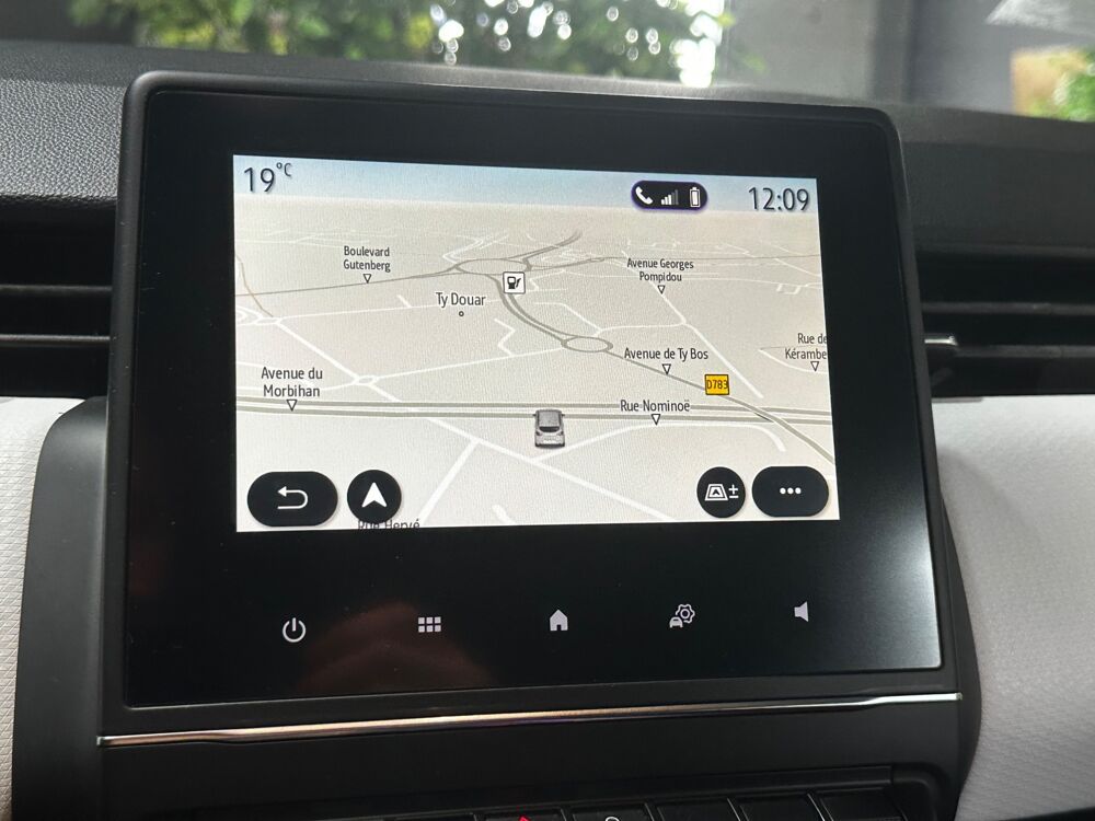 Clio 1.0 TCE 90 INTENS / CARPLAY / RADARS AR / SEMI-CUIR / PHARES 2021 occasion 29000 Quimper