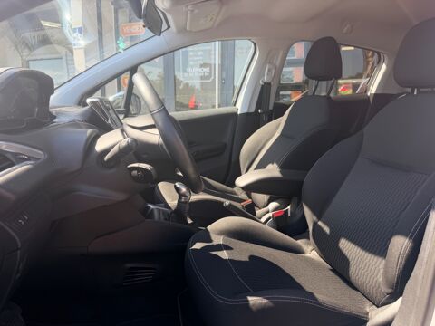 208 1.2 PURETECH 82 CH STYLE + RADAR AR 2017 occasion 97410 Saint-Pierre