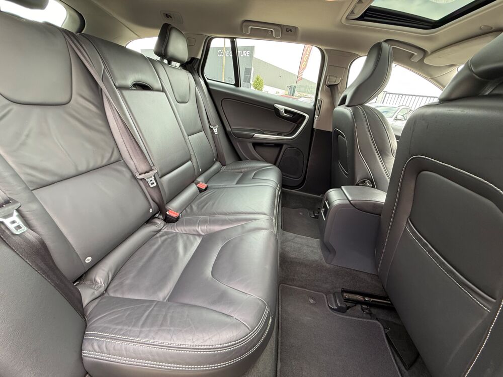 V60 2.0 D4 180Ch XENIUM GEARTRONIC BVA START-STOP - CAM&Eacute;RA DE RE 2014 occasion 27000 &Eacute;vreux