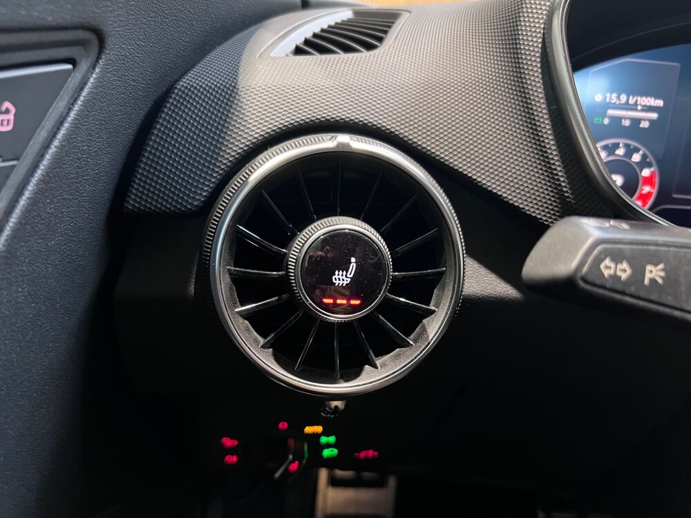 TT COUPE 2.0 40 TFSI 197 Ch COMPETITION PLUS S TRONIC 7 - 1ERE 2023 occasion 33610 Cestas