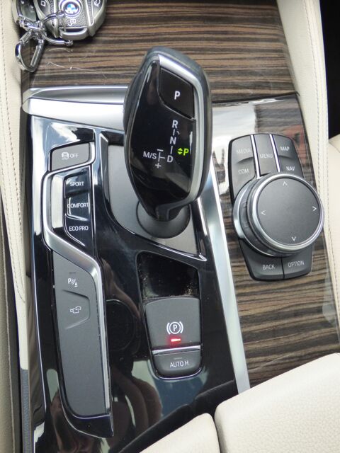 S&eacute;rie 5 3.0 530 D 265 Ch LUXURY XDRIVE / VISION NOCTURNE 2017 occasion 33210 Maz&egrave;res