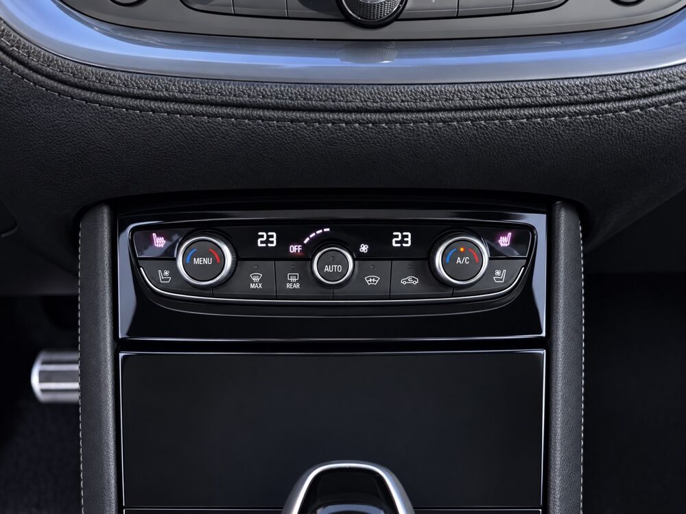 Grandland x 1.2 130Ch - ULTIMATE BVA8 - CARPLAY - SI&Egrave;GES CHAUFFANTS - EN 2019 occasion 26000 Valence