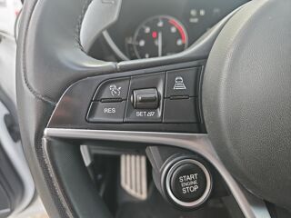 Giulia 2.2 JTDM 210 VELOCE Q4 BVA 2019 occasion 38590 Saint-&Eacute;tienne-de-Saint-Geoirs