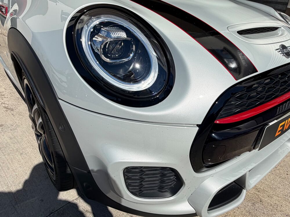 Cooper III (2) (F56) HATCH 2.0 JCW 231 BVA8 JCW + SI&Egrave;GES AV CHAUFFA 2021 occasion 54000 Nancy