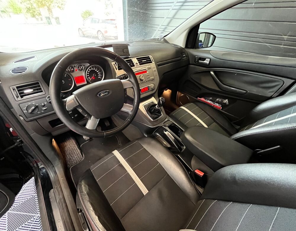 Kuga 2.0 TDCi 140CH TITANIUM 4X2 DISTRIBUTION FAITE/ ENTRETIEN SU 2011 occasion 33260 La Teste-de-Buch