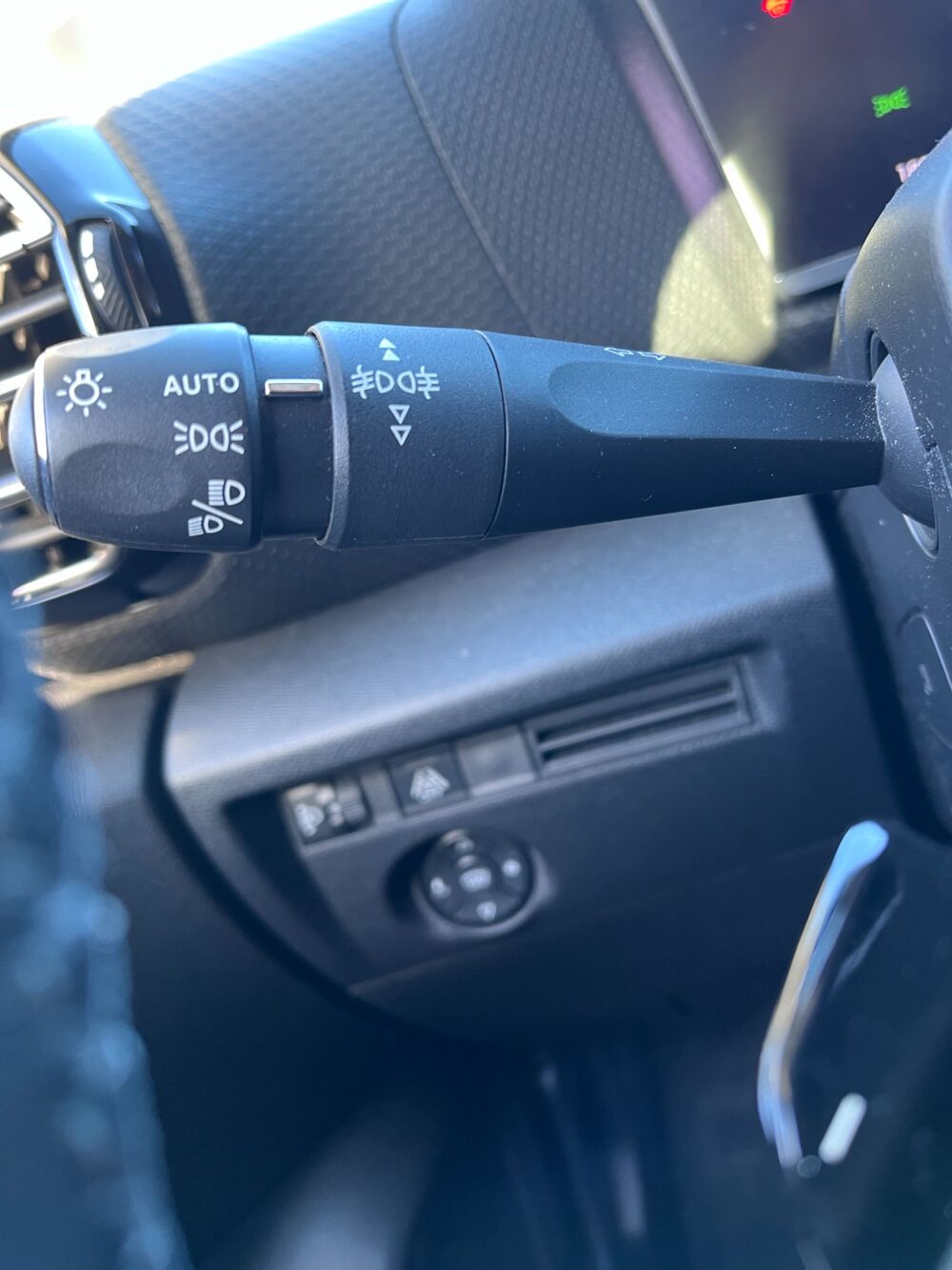 C4 1.5 BLUEHDI 130 CV PACK BUSINESS/ START-STOP/CARPLAY/CLIMATI 2021 occasion 76150 Saint-Jean-du-Cardonnay