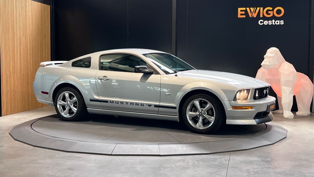 Mustang FASTBACK GT V8 4.6L 305ch SACT 24 soupapes - CARTE GRISE FRA 2007 occasion 33610 Cestas