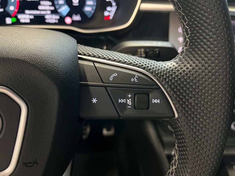 Q3 SPORTBACK S-LINE / TOIT OUVRANT / 1.5 35 TFSi 150 S-TRONIC B 2024 occasion 33260 La Teste-de-Buch