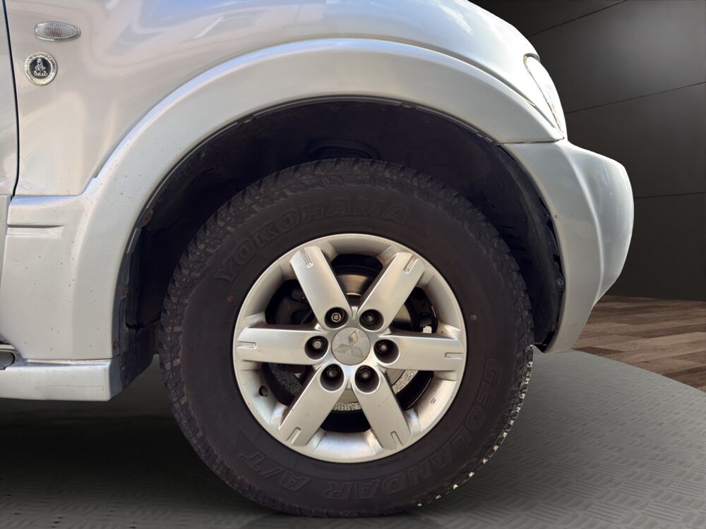Pajero 3.2 DID 160 DAKAR 4WD BVA - 7 places - Attelage - Garantie 6 2006 occasion 68000 Colmar