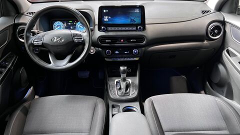 Kona CREATIVE 1.6 GDI 141cH HYBRID BVA - 1&Egrave;RE MAIN - CAM&Eacute;RA DE RE 2022 occasion 33610 Cestas