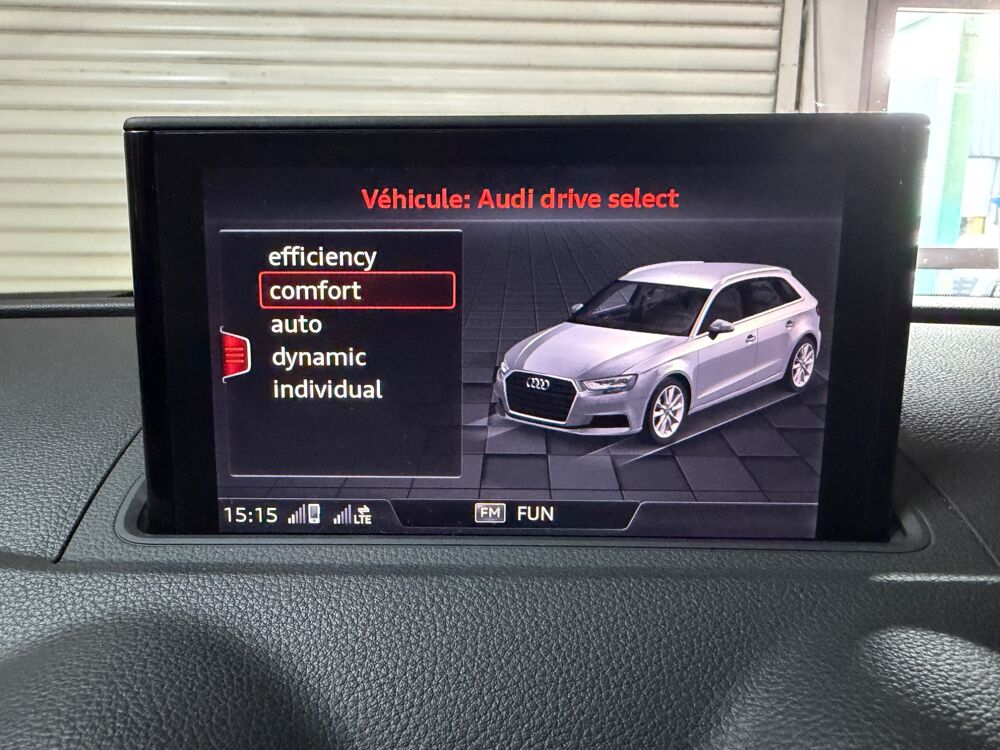 A3 SPORTBACK 1.4-TFSI 150CV DESIGN LUXE S-TRONIC BVA-TOIT OUVRA 2017 occasion 60740 Saint-Maximin