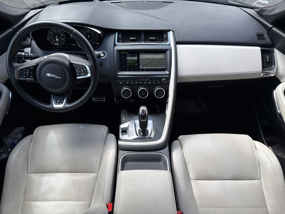 E-PACE 2.0 D 180 ch R-DYNAMIC HSE AWD - ENTRETIEN CONSTRUCTEUR 2019 occasion 65290 Juillan