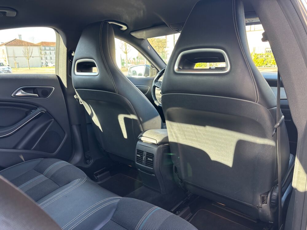 Classe CLA COUPE 2.2 200 CDI 135 CH SENSATION 7G-DCT BVA / 7G-DCT / DYN 2017 occasion 40000 Mont-de-Marsan