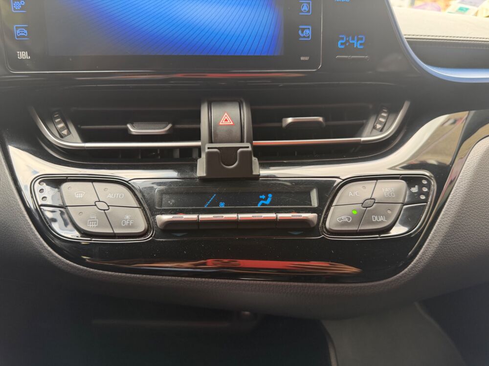 C-HR 1.8 HSD 122H 100 FULL-HYBRID Collection 4X2 E-CVT BVA 2019 occasion 69150 D&eacute;cines-Charpieu