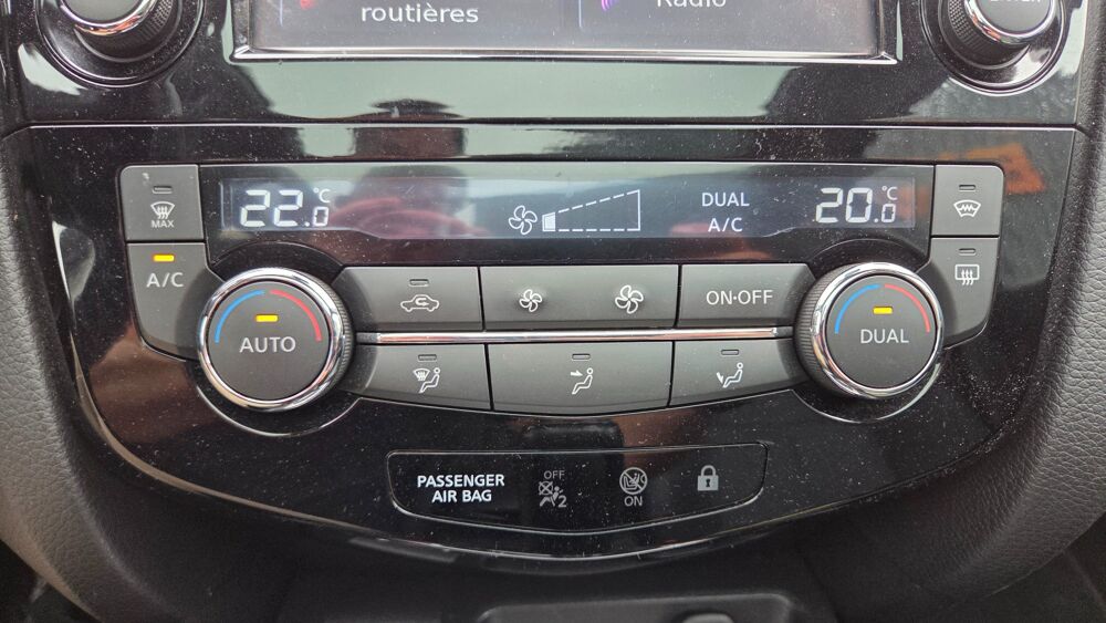 Qashqai 1.2 DIGT 115ch TEKNA 2WD X-TRONIC - CAMERA 360 - TOIT PANO - 2015 occasion 27000 &Eacute;vreux