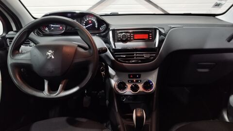 208 PHASE I 1.2 70CV LIKE / DISTRIBUTION NEUVE / IDEAL JEUNE PER 2017 occasion 17430 Tonnay-Charente