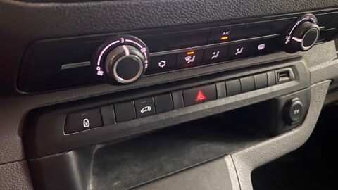 Proace FOURGON MEDIUM 1.5 120 Ch D-4D BUSINESS BVM6 RC21 2022 occasion 33610 Cestas