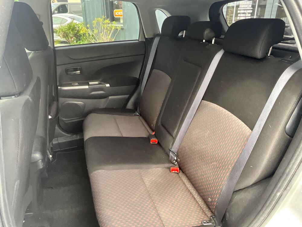 Asx 1.6 DID 115CH BLACK COLLECTION / CARPLAY / NAVIGATION / ATTE 2018 occasion 17000 La Rochelle