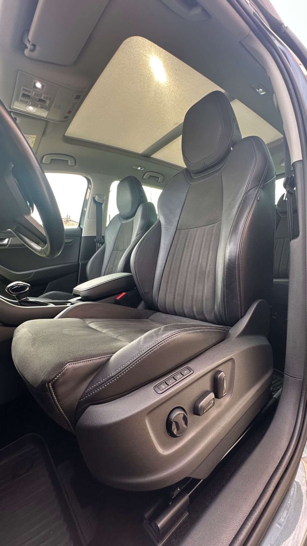 Karoq 2.0 TDI 150 SCR STYLE 4X4 DSG BVA 2019 occasion 25000 Besan&ccedil;on