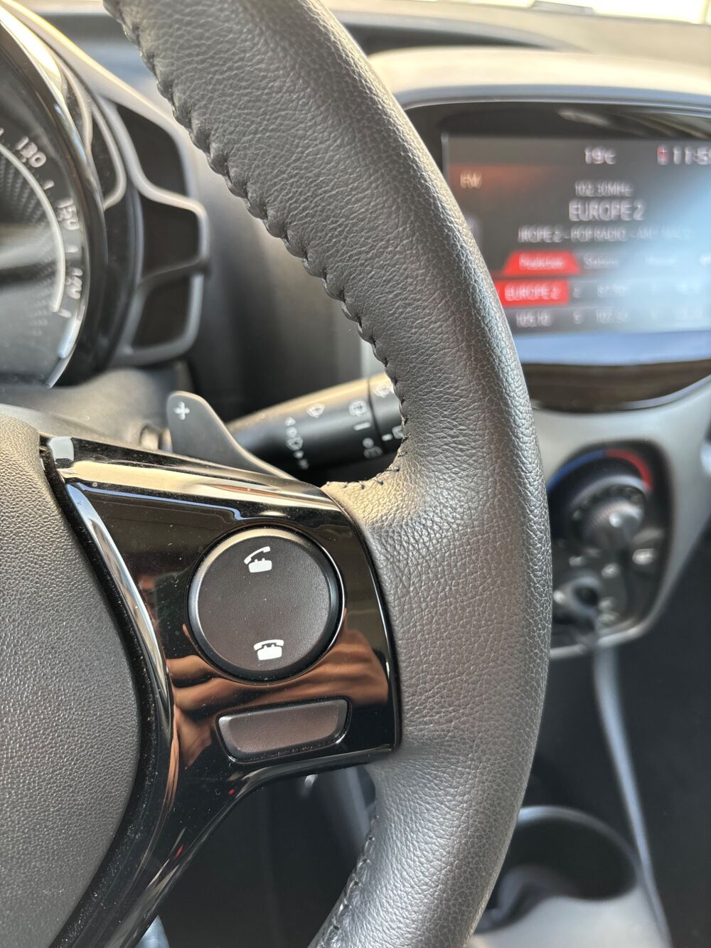 Aygo 1.0 VVTI 72CH X-PLAY X-SHIFT BVA - 1ERE MAIN - SUIVI COMPLET 2021 occasion 57600 Forbach
