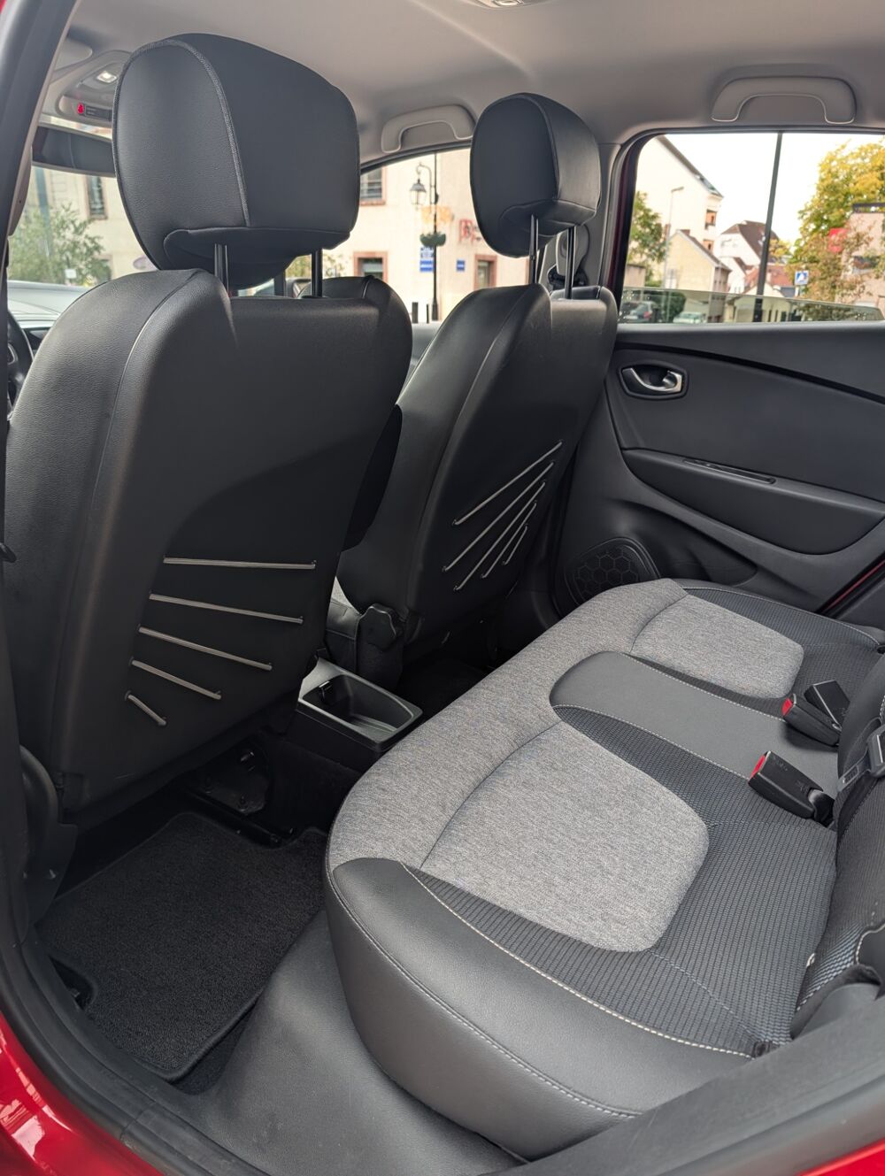 Captur 1.2 120ch INTENS EDC BVA - ENTRETIEN A JOUR - GARANTIE 6 A 3 2018 occasion 57600 Forbach