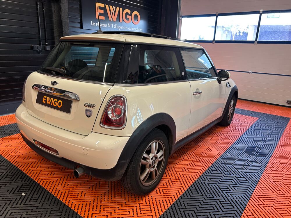 Cooper 1.6 100 ONE Docklands - TOIT OUVRANT 2013 occasion 83600 Fr&eacute;jus