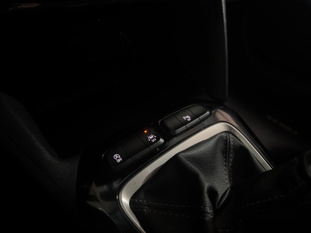 Corsa 1.2 T 100 CH ELEGANCE / CAM&Eacute;RA 360 / CARPLAY 2021 occasion 29000 Quimper