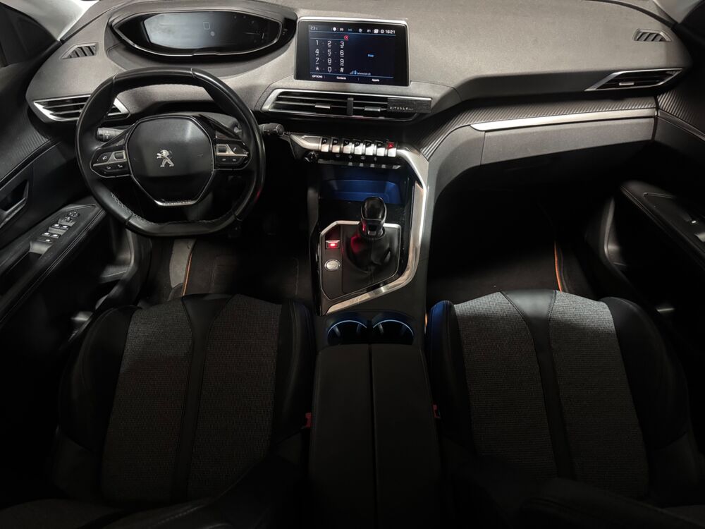 3008 GENERATION-II 1.6 120 CH ALLURE / CAMERA 360 / CARPLAY / COU 2017 occasion 29000 Quimper